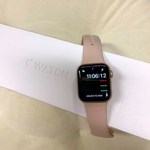 Apple Watch Series 4 40 MM Rose Gold with Cellular capabilities